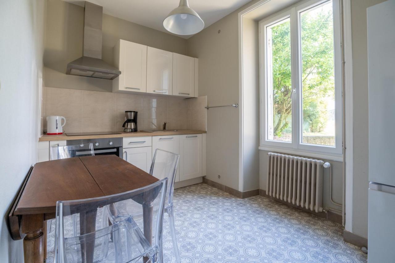 Maison De Ville Avec Jardin "La Coquette" Jonzac Kültér fotó